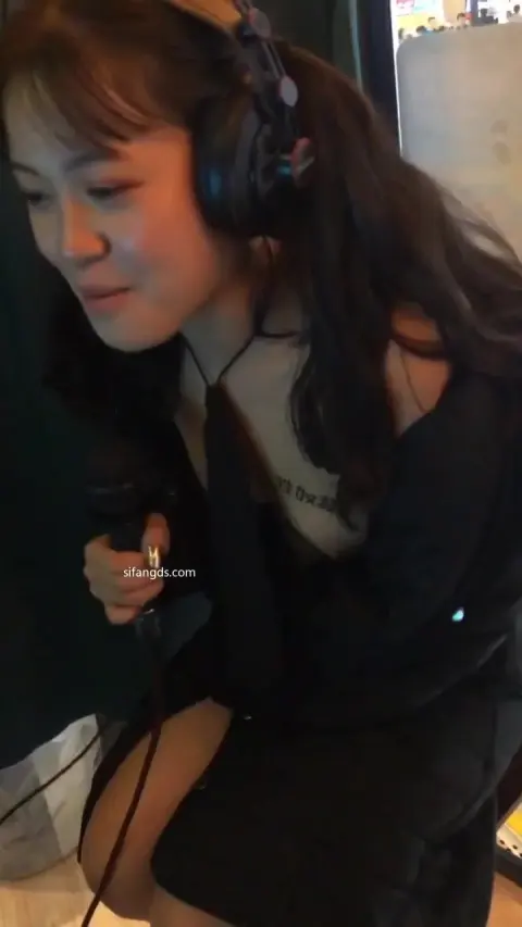 Dâm nữ tq thích làm slave tự quay clip khỏa thân show hàng public bất kể ở đâu #3