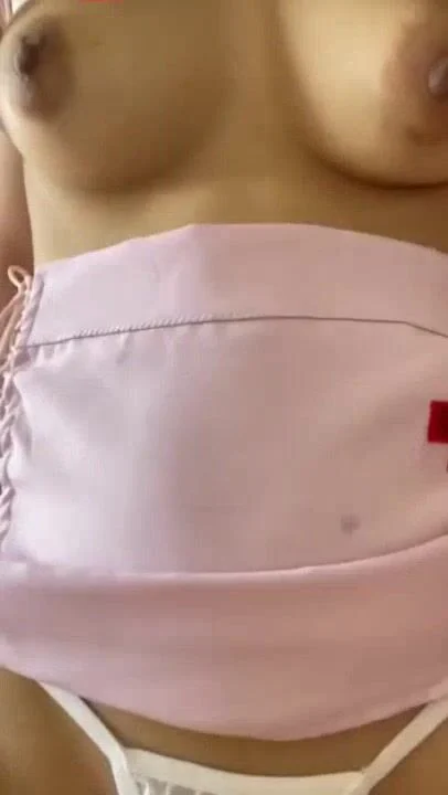 Con ghệ xinh cosplay nhân viên chăm sóc dâm đãng phần 1